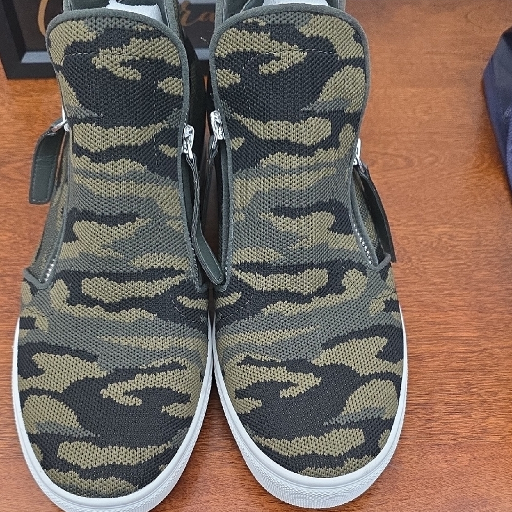 Steve Madden Camouflage Ankle Boots